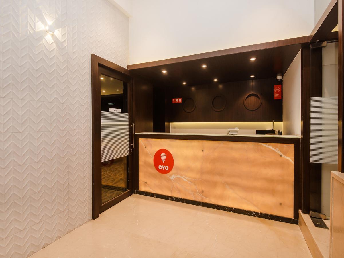 Oyo 13089 Hotel Gold Crest Nova Bombaim Exterior foto
